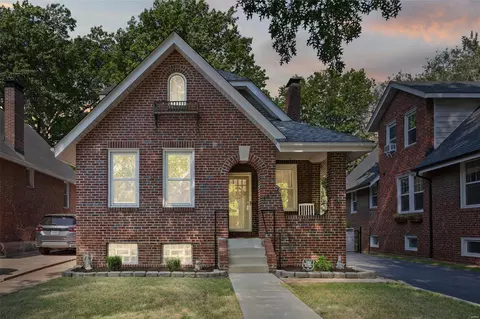 1163 Boland Pl, Saint Louis, MO 63117