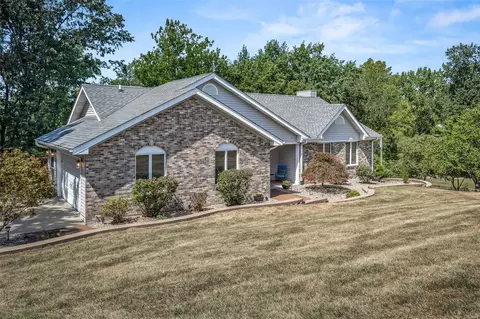 Exterior - 6 Sunset Ln, Saint Peters, MO 63376 photo 5 of 16