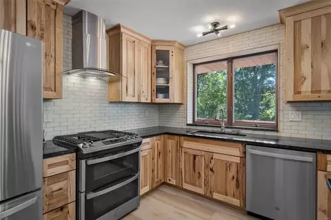 Kitchen - 6 Sunset Ln, Saint Peters, MO 63376 photo 5 of 7
