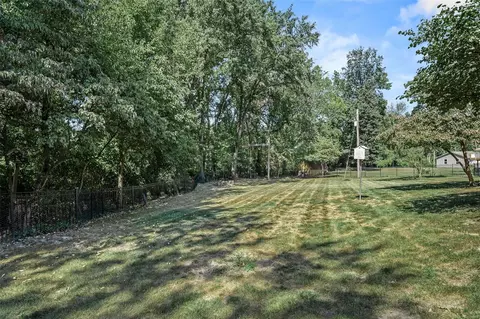 Exterior - 6 Sunset Ln, Saint Peters, MO 63376 photo 12 of 16