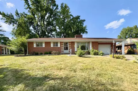 9 Briarwood Ln, Saint Charles, MO 63301
