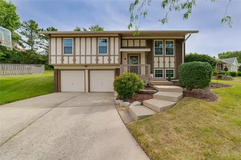 12155 Prestonpark Ln, Saint Louis, MO 63146