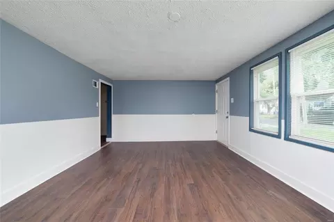 465 S Dade Ave, Ferguson, MO 63135 photo 3