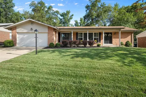 10429 Gregory Ct, Saint Louis, MO 63128