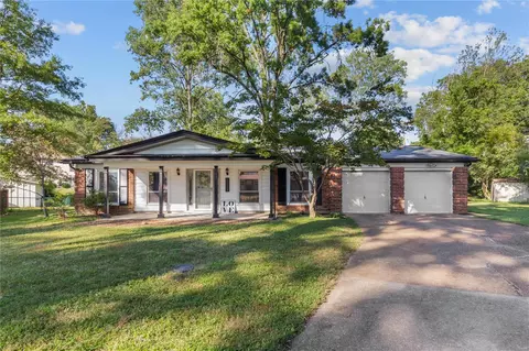 1033 Flair Ct, Saint Louis, MO 63146