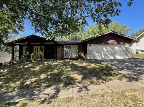 12011 Jerries Ln, Florissant, MO 63033