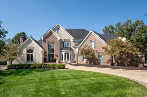 1161 Greystone Manor Pkwy, Chesterfield, MO 63005