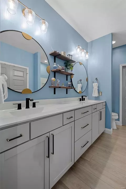 Bath - 147 Palais Ct, Saint Charles, MO 63301 photo 2 of 4