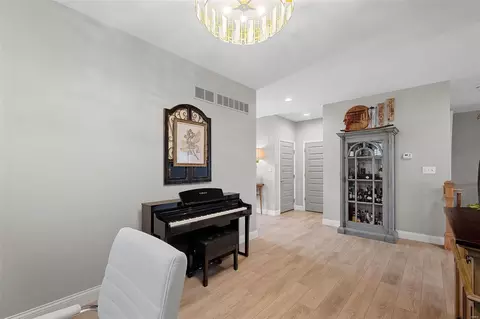Entry Way - 147 Palais Ct, Saint Charles, MO 63301 photo 2 of 4