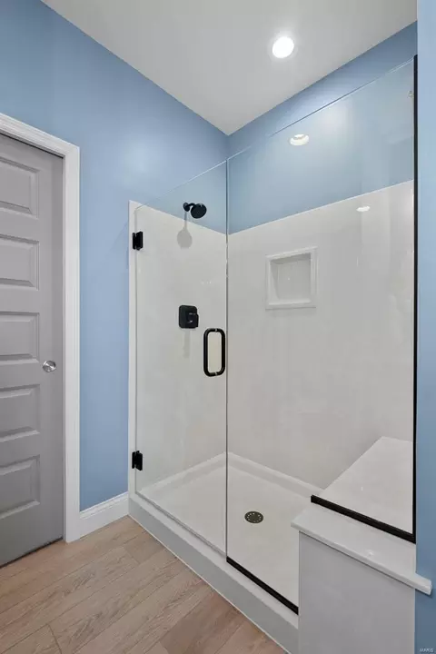 Bath - 147 Palais Ct, Saint Charles, MO 63301 photo 3 of 4