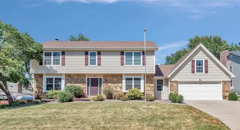 32 Colonade Ct, Saint Charles, MO 63303