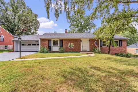 10128 Elise Dr, Saint Louis, MO 63123
