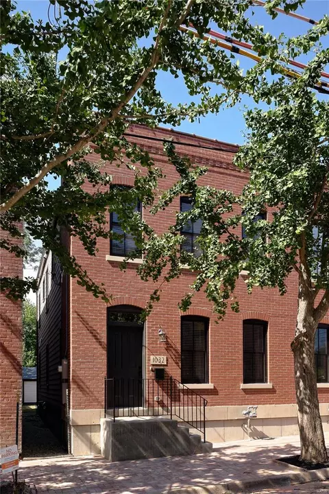 1032 Geyer Ave, Saint Louis, MO 63104