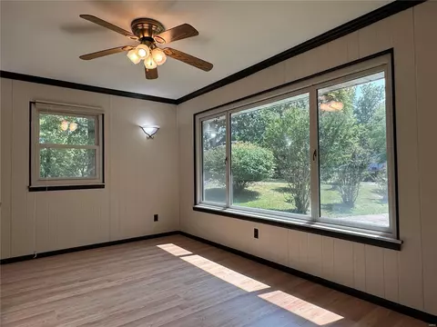Living - 225 Highview, Ballwin, MO 63011 photo 4 of 5