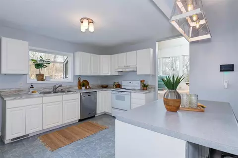 Kitchen - 225 Highview, Ballwin, MO 63011 photo 2 of 4