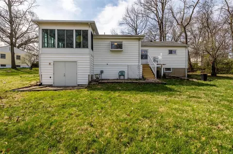 Exterior - 225 Highview, Ballwin, MO 63011 photo 4 of 5