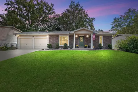 13 Carpenter Dr, Saint Peters, MO 63376