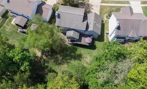 View/Area - 464 Terrington Dr, Ballwin, MO 63021 photo 2 of 3