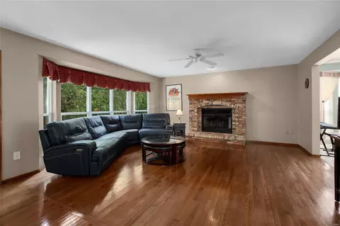 Living - 464 Terrington Dr, Ballwin, MO 63021 photo 2 of 3