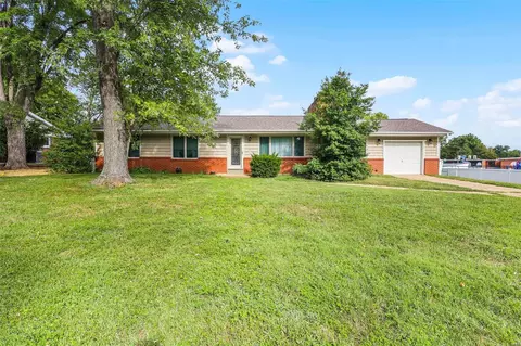 10648 Twilight Dr, Saint Louis, MO 63128