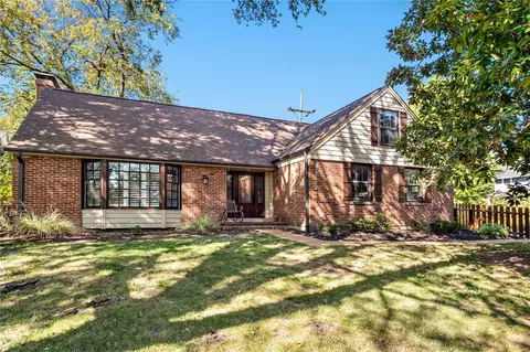 605 Belson Ct, Saint Louis, MO 63122