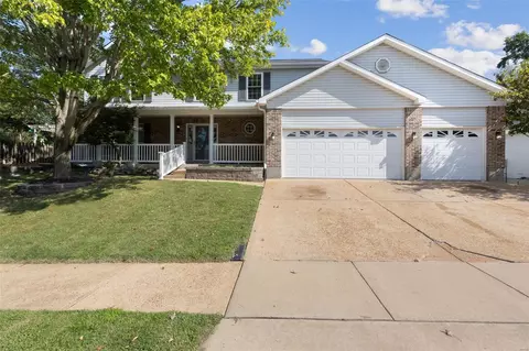 1942 Telford Dr, Saint Louis, MO 63125