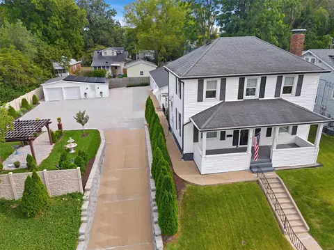 7520 Big Bend Blvd, Saint Louis, MO 63119