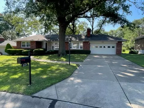 3518 Forest Dale Dr, Saint Louis, MO 63125