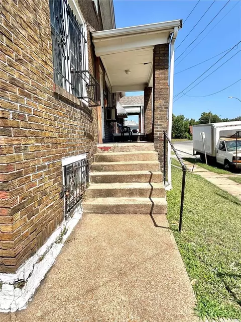 3619 Cora Ave, Saint Louis, MO 63115 photo 2