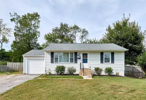9904 Juniper Ct, Saint Louis, MO 63123
