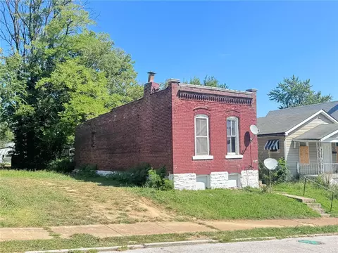 827 Canaan, Saint Louis, MO 63147