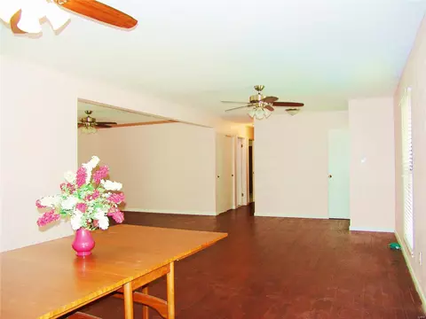 Living - 472 Chamberlin Dr, Manchester, MO 63021 photo 1 of 3