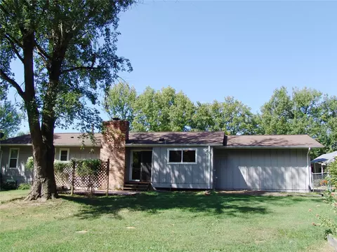 Exterior - 472 Chamberlin Dr, Manchester, MO 63021 photo 7 of 8