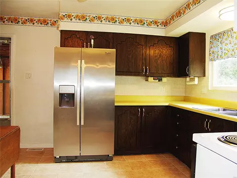 Kitchen - 472 Chamberlin Dr, Manchester, MO 63021 photo 1 of 3