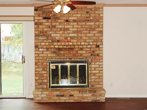 Living - 472 Chamberlin Dr, Manchester, MO 63021 photo 3 of 3