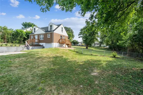 300 Coppinger Dr, Saint Louis, MO 63135 photo 18