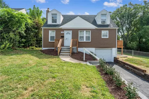 300 Coppinger Dr, Saint Louis, MO 63135 photo 22