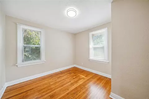 300 Coppinger Dr, Saint Louis, MO 63135 photo 9
