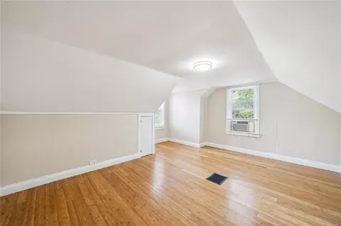 300 Coppinger Dr, Saint Louis, MO 63135 photo 14