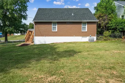 300 Coppinger Dr, Saint Louis, MO 63135 photo 19