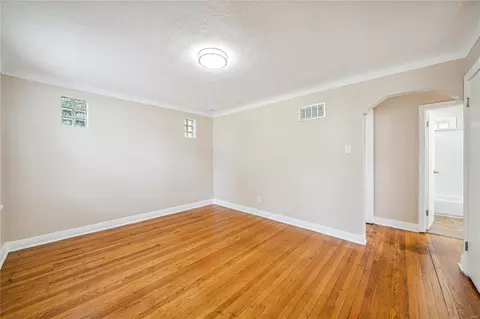 300 Coppinger Dr, Saint Louis, MO 63135 photo 4