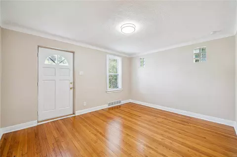 300 Coppinger Dr, Saint Louis, MO 63135 photo 3