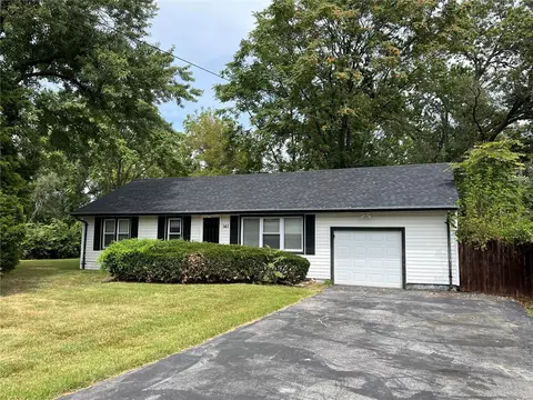 141 Elmgrove Ave, Hazelwood, MO 63042