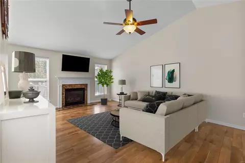 Living - 302 Graywynd Ct, Lake Saint Louis, MO 63367 photo 2 of 3