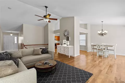Living - 302 Graywynd Ct, Lake Saint Louis, MO 63367 photo 3 of 3