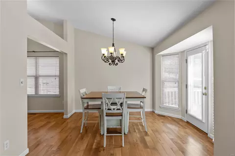 Dining - 302 Graywynd Ct, Lake Saint Louis, MO 63367 photo 2 of 2