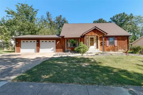 1305 Greenmar Dr, Fenton, MO 63026