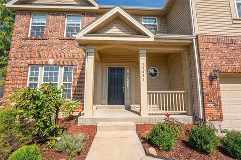 10461 Savannah Ave, Saint Louis, MO 63131