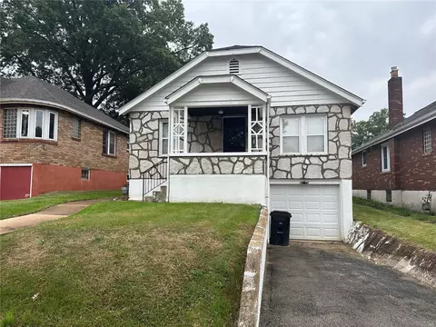 3204 Gary Dr, Saint Louis, MO 63121