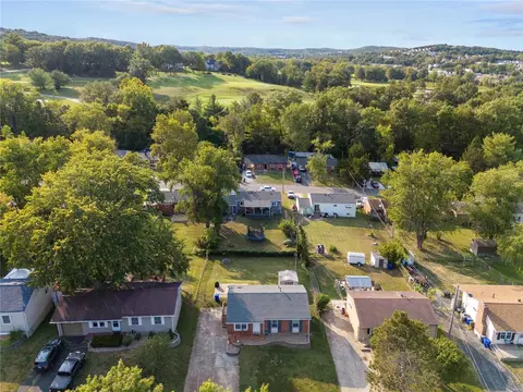 613 Schmelz Dr, Eureka, MO 63025 photo 2